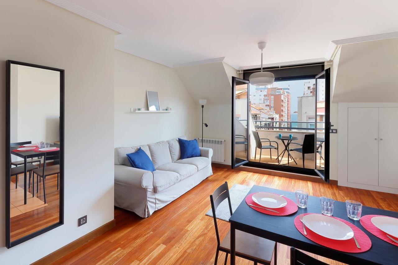 Atico Con Terraza, Vistas Al Mar Y Parking En Playa De S Lorenzo Gijón Exterior foto